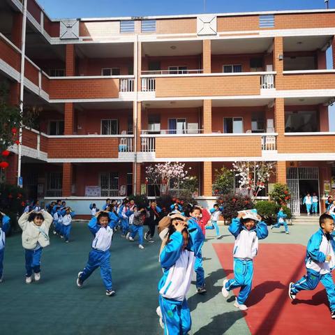 防范未“燃” 临“震”不慌——汉庄镇中心小学开展防火、防震、反恐防暴应急演练暨普法宣讲活动