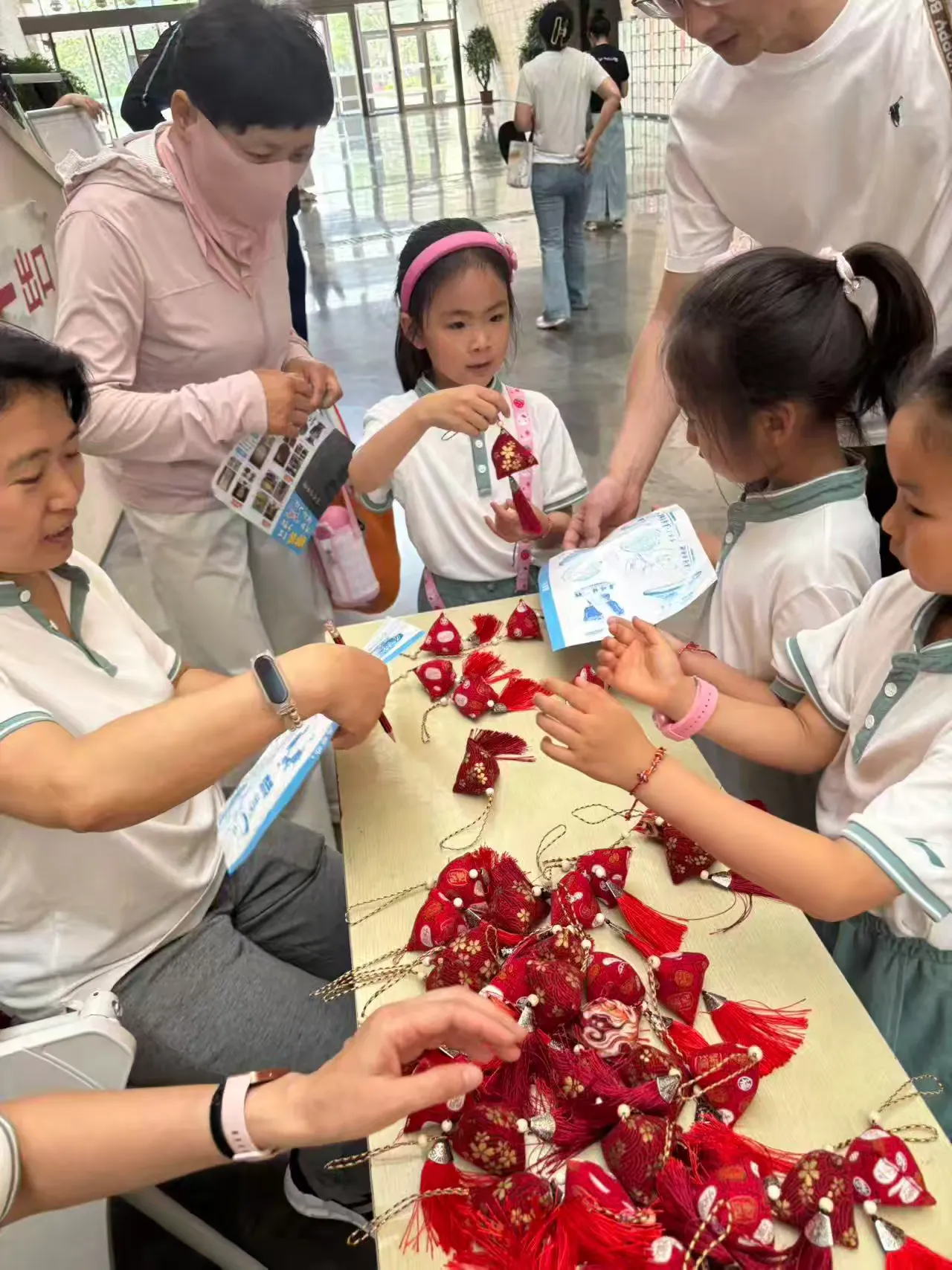 简篇-阜阳市政府幼儿园高速分园“探秘阜博 粽享六一”主题活动