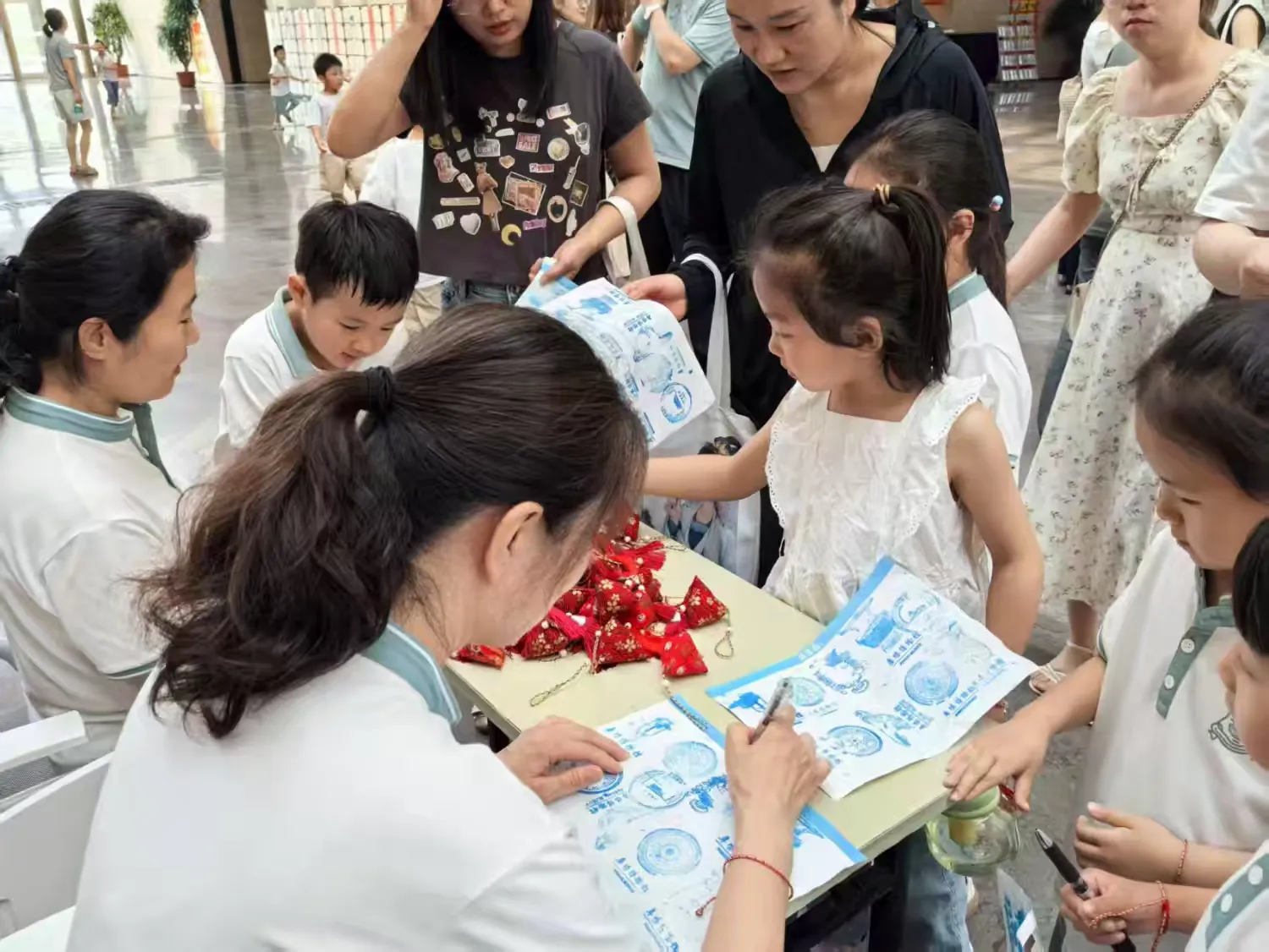 简篇-阜阳市政府幼儿园高速分园“探秘阜博 粽享六一”主题活动