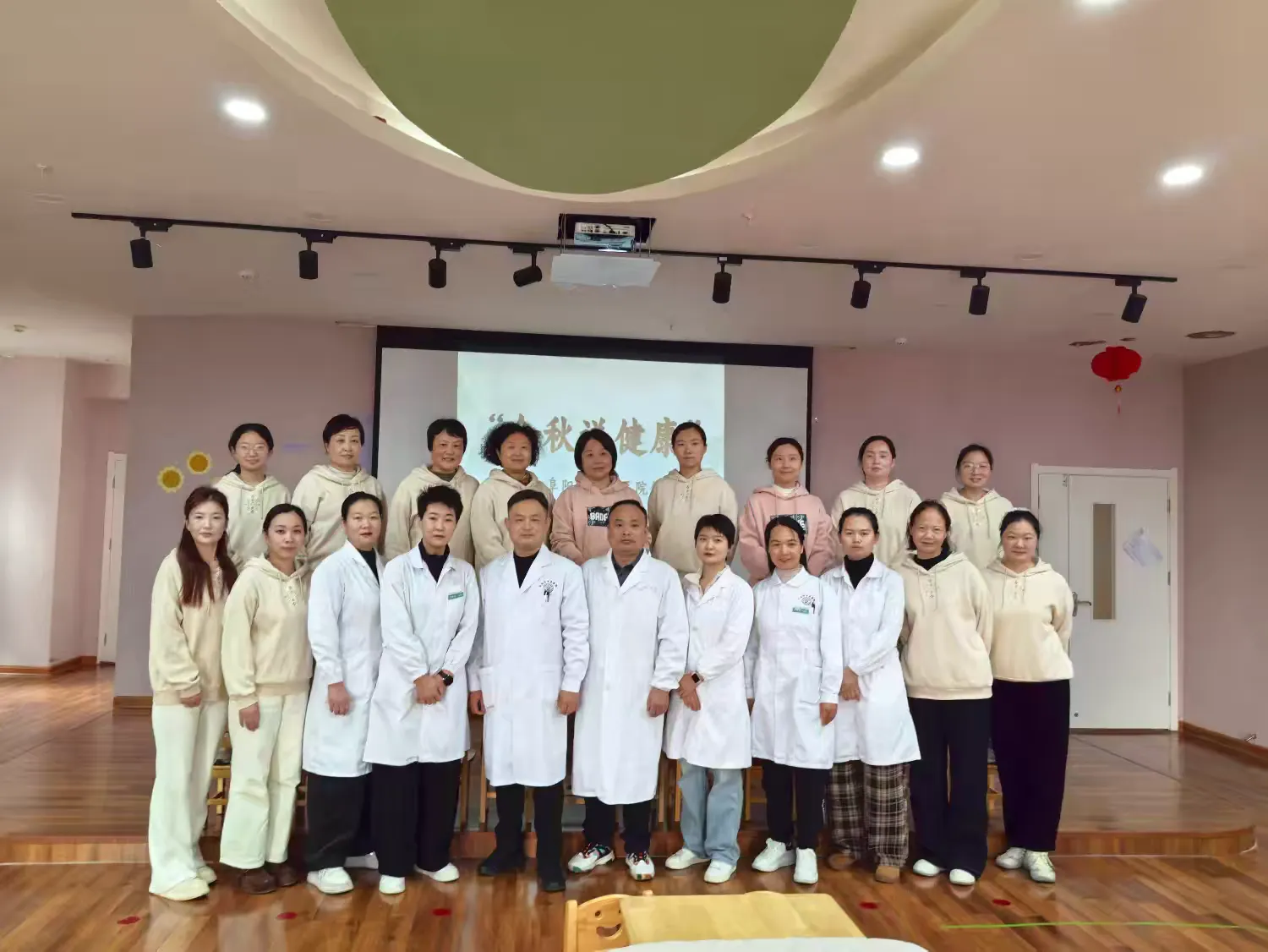 简篇-中医初启蒙,国粹润童心 ——阜阳市政府幼儿园高速分园开展“中医进校园”活动