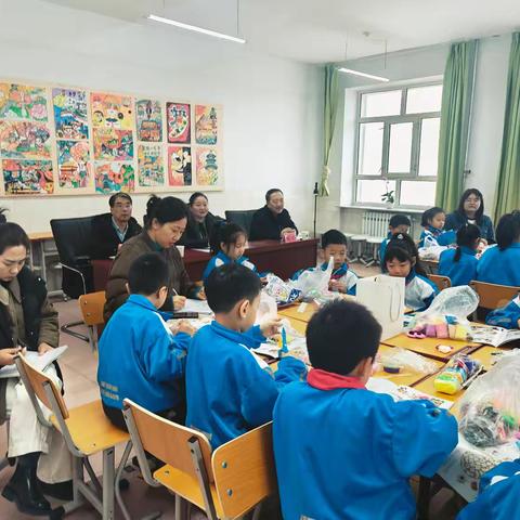 呼伦贝尔市教育事业发展中心第二阶段教研包联视导深入文化小学开展音美学科基础年级新教材听评课活动