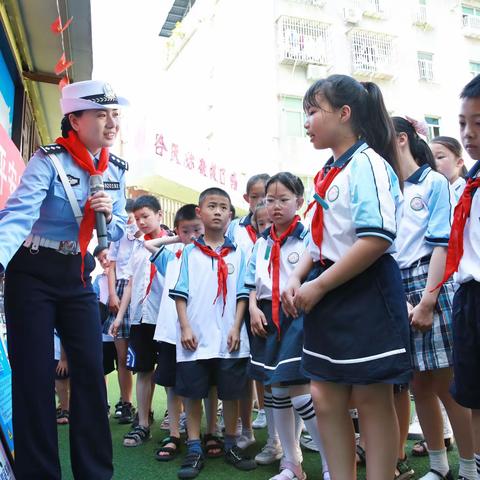 “学习二十大，争做好队员”福安交警大队走进韩城三小开展交通安全主题教育活动