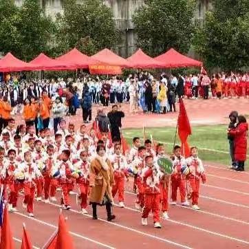 运动展风采，活力向未来——记实验小学龙江校区四（4）中队运动会