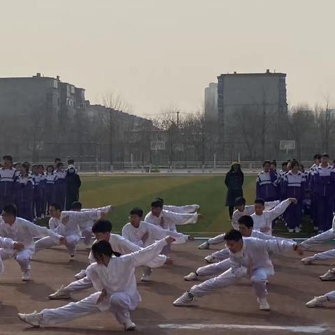 辽阳市第二高级中学太极拳比赛