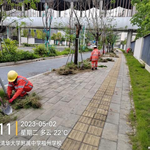 “五一”保洁不停歇，福龙马坚守显担当