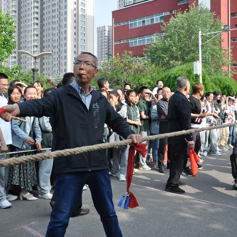 提振精气神 凝聚向心力——“助力校庆三十年”通宝育杰学校工会拔河比赛