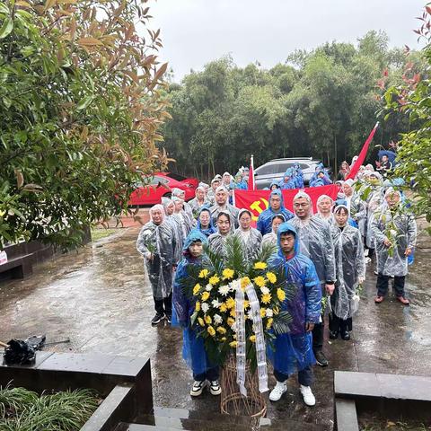 清明缅怀烈士 祭扫烈士墓碑