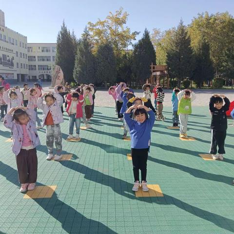 园丁学校幼儿园太阳一班第八周