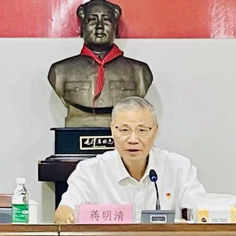 蒋明清到那大镇讲授深入贯彻中央八项规定精神学习教育专题党课
