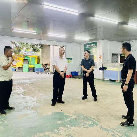 蒋明清到那大镇调研开展深入贯彻中央八项规定精神学习教育情况