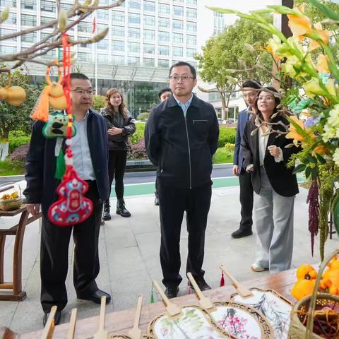 【苏电心桥】赏菊品墨韵 共话秋华章--国网盐城公司举办重阳节书画园艺主题联合汇报展示活动