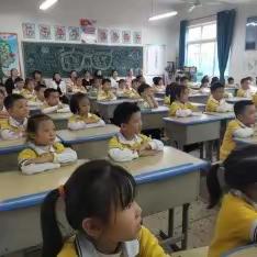 家校共育   携手共进——耒阳市实验小学一年级（1）班家长进课堂活动