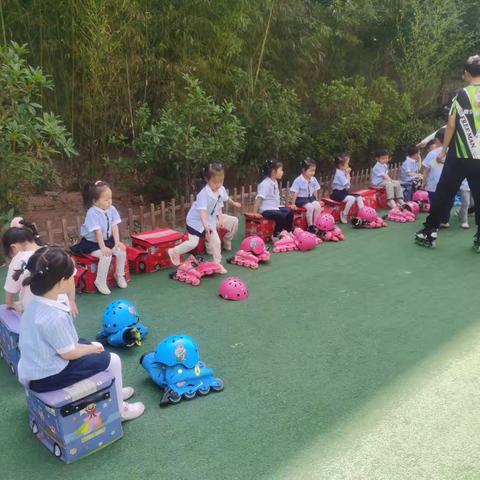 园中园幼儿园小二班轮滑小健将，即刻出发💪💪💪