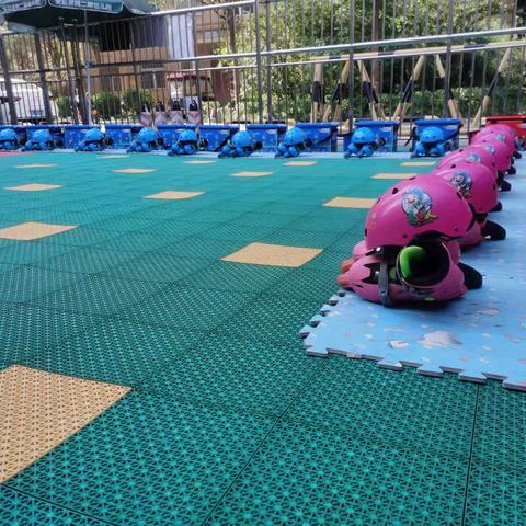 安彩嘉园幼儿园小三班轮滑小健将，即刻出发💪💪💪