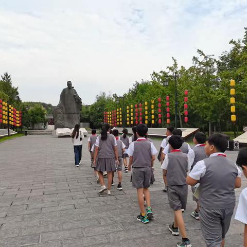 万物生光辉   秋日学正浓 巩义市青龙山小学红色研学-参观杜甫故里