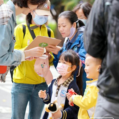 走进自然，触摸春天------记中三班的春日限定出游