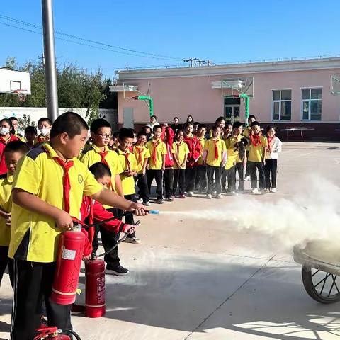 预防为主 防消结合——哈拉道口学区川宝地小学消防安全演练纪实