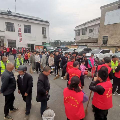 高桥镇千秋村学雷锋 “小手牵大手”全民清扫活动