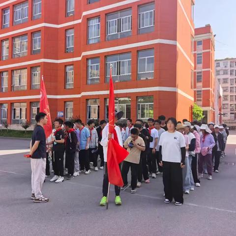 “以拾践心、以行创文”﻿城关中学七年级九班垃圾清理研学活动