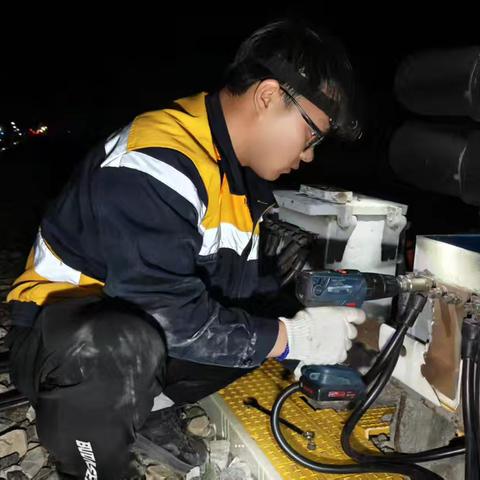 青春在攻坚中成长