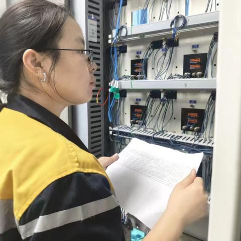 三坪信号车间2月业务素质之星——高冰洁