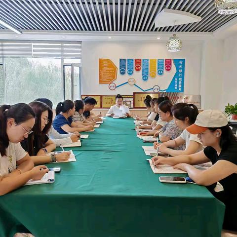 评优促提升 激发新动能——英雄南路街道演武社区开展第二季度优秀社区工作者及优秀专职网格员评选活动