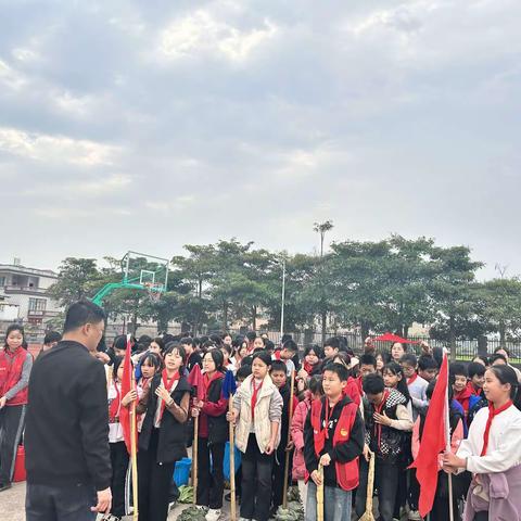 春生万物  向新而生 ——漳浦县白石小学雷锋·植树活动记