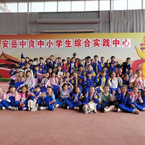 行走的课堂---工业大道小学3年级8班实践活动