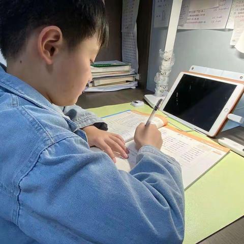 “踏浪前行风正劲，不负韶华争朝夕”——问津第一小学四（11）班优秀学生分享学习经验