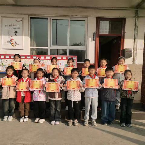 以孝为名，为爱表彰——董村镇中心小学孝亲小标兵暨孝亲班集体颁奖仪式圆满举行