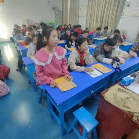 文峰区二实小探索生物社团之生生不息的生态系统