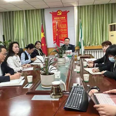 阿克苏分公司杨总一行莅临阿拉尔指导工作