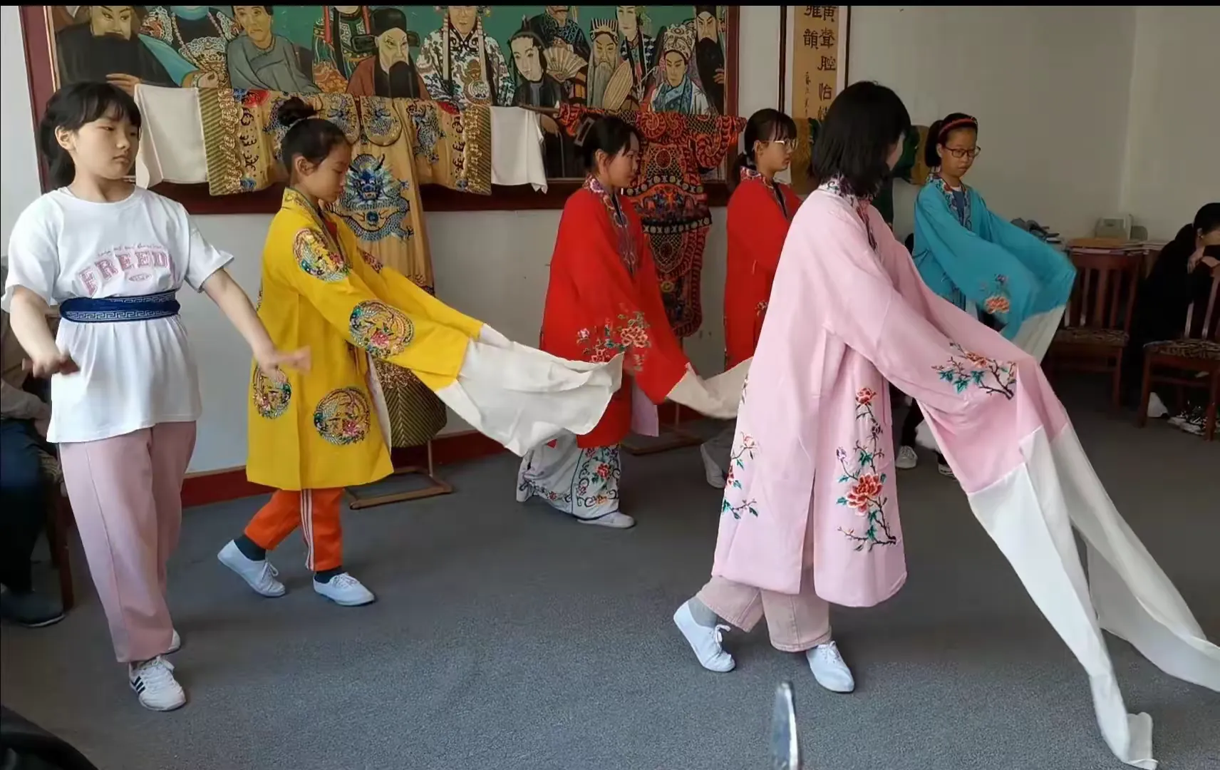 简篇-威海京韵少儿京剧班招生进行中
