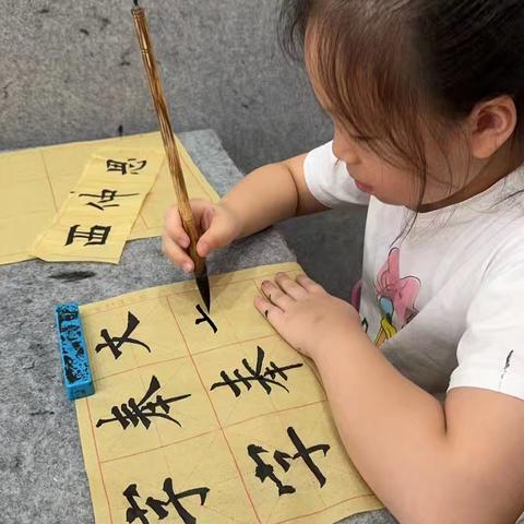 缤纷夏日，“暑”你最美 ——育才小学张铭琪暑假生活记录