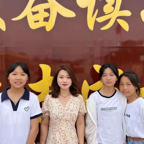 三尺讲台守初心 不负岁月育桃李