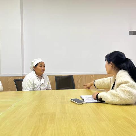 东街幼儿园2025年春季食堂从业人员知识培训