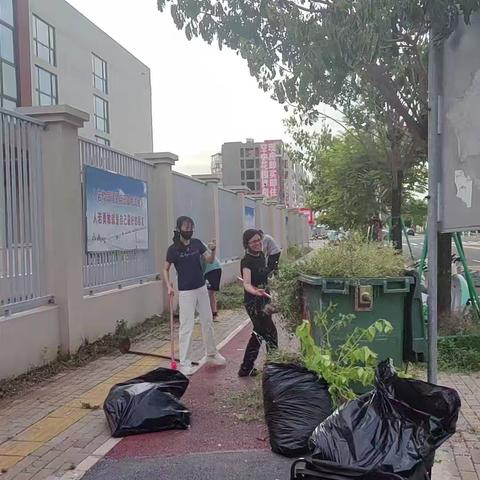 清扫消毒无死角，党员干部显担当 —洋浦经济开发区第二中学党员干部卫生大清扫活动纪实