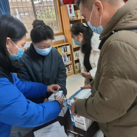 【长延发布】长延堡街道昌明东路社区幸福家园为辖区居民捐赠药品