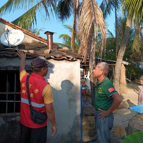 网格员排查引导村民拆除电视接收设施宣传工作