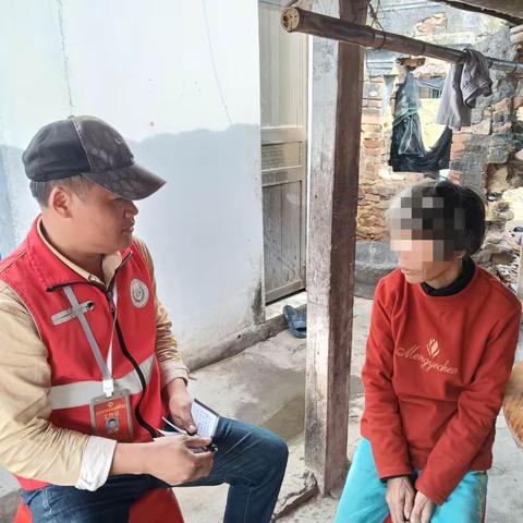 网格员持续入户开展精神病患者走访活动