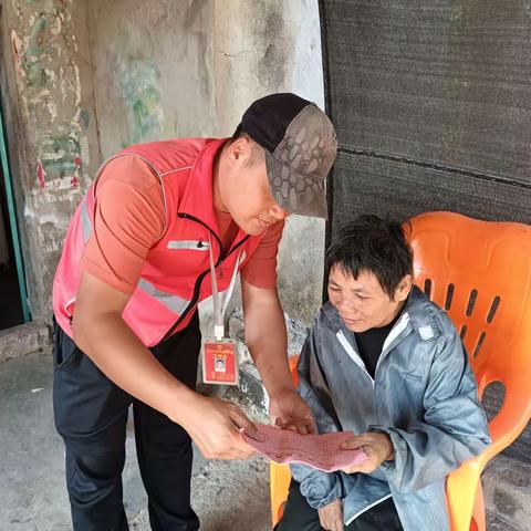 网格员持续入户开展“禁燃禁放烟花爆竹”宣传工作