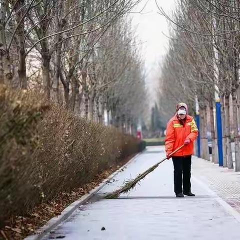 环卫工作体验      许昌市兴业路小学五年级八班走进鹿鸣湖雏鹰活动