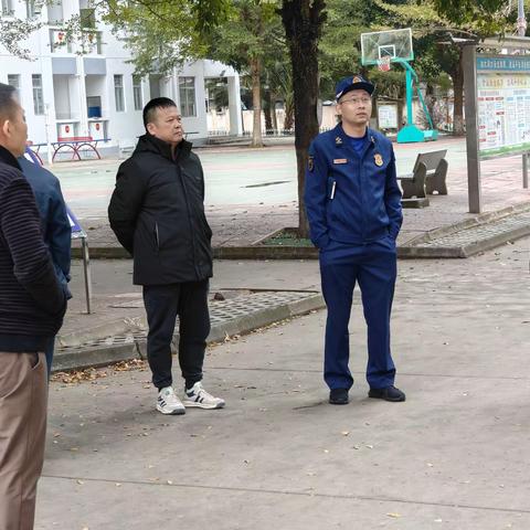 排查消防隐患，筑牢安全防线——枫木中心小学开展消防安全隐患排查工作