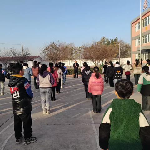 杜绝校园霸凌，关爱少年成长——张窑小学防欺凌教育活动