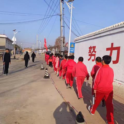 “传承红色基因 为红领巾添彩”榛子镇王官营小学清明祭英烈活动总结