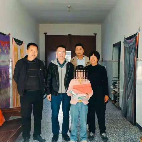 秋日送“服”“鞋”满温情——高桥街道开展农村留守儿童、困境儿童慰问走访活动