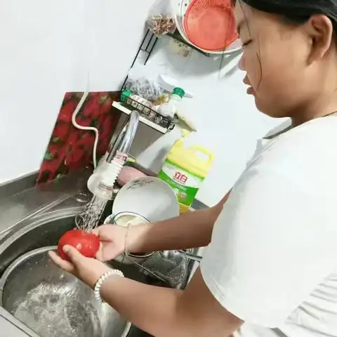 樊下曹中心学校劳动节特色作业——“我为家人做道菜”三一班