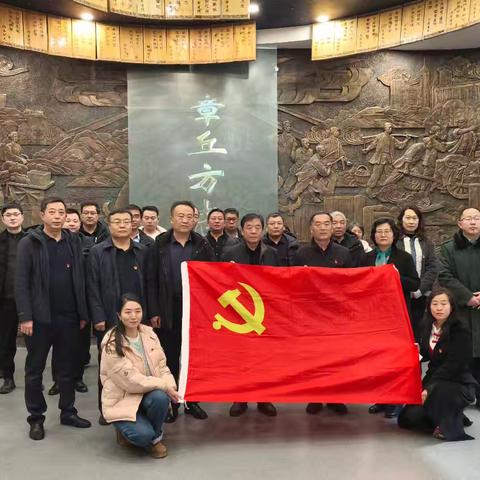 区统计局组织参观章丘方志馆活动