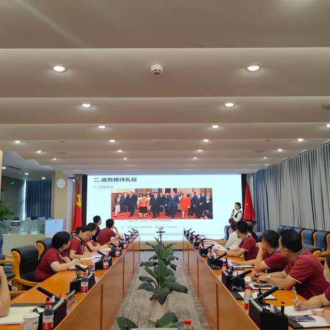 常培常练 提升服务品质——文锦渡口岸管理处举行会务接待礼仪培训
