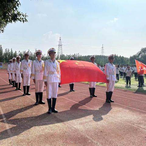 军训汇演展风采，英姿飒爽致青春——东昌府区梁水镇中学军训总结大会暨开学典礼